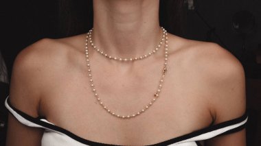 Altın ve Elmaslı Parlak Gemstone Mücevherleri