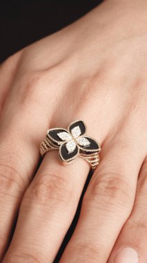 Klasik Altın ve Elmas Düğün Mücevherleri