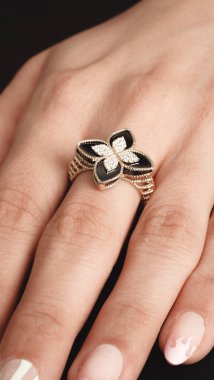 Klasik Altın ve Elmas Düğün Mücevherleri