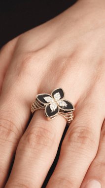 Klasik Altın ve Elmas Düğün Mücevherleri