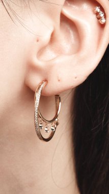 Klasik Altın ve Elmas Düğün Mücevherleri