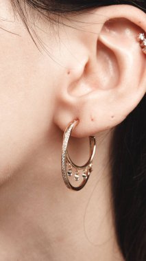 Klasik Altın ve Elmas Düğün Mücevherleri