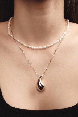 Yıldönümü Hediyeleri İçin Lüks Altın ve Elmas Mücevherler