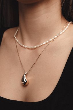 Yıldönümü Hediyeleri İçin Lüks Altın ve Elmas Mücevherler