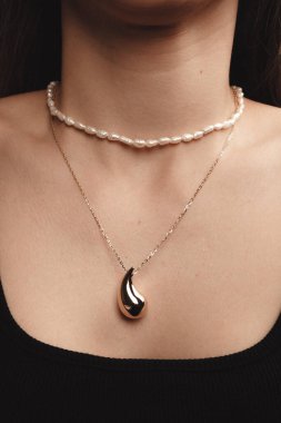 Yıldönümü Hediyeleri İçin Lüks Altın ve Elmas Mücevherler