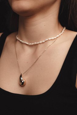 Yıldönümü Hediyeleri İçin Lüks Altın ve Elmas Mücevherler