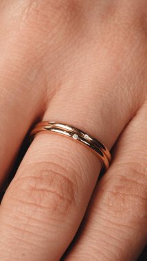 Kalın ve Zarif Elmas ve Altın İfade Parçaları