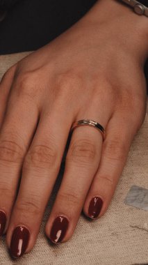 Kalın ve Zarif Elmas ve Altın İfade Parçaları