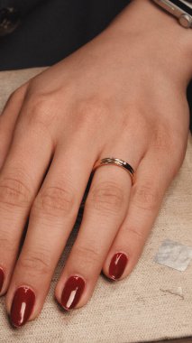 Kalın ve Zarif Elmas ve Altın İfade Parçaları