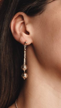 Kalın ve Zarif Elmas ve Altın İfade Parçaları