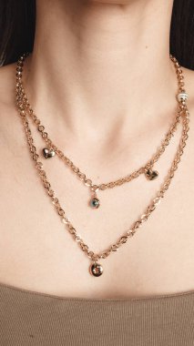 Kalın ve Zarif Elmas ve Altın İfade Parçaları