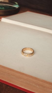 Parlak Mücevher Setleri: Altın, Elmas ve Gemstone