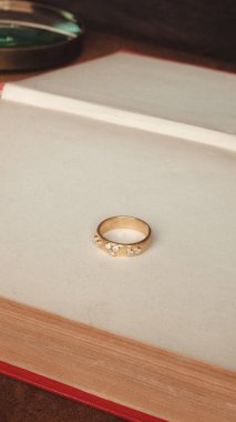 Parlak Mücevher Setleri: Altın, Elmas ve Gemstone