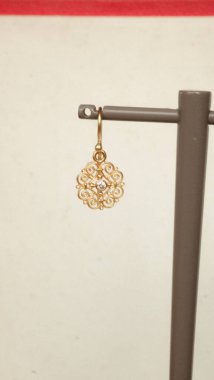 Parlak Mücevher Setleri: Altın, Elmas ve Gemstone