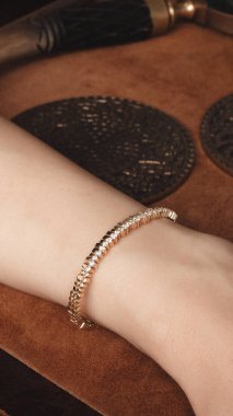 Parlak Mücevher Setleri: Altın, Elmas ve Gemstone