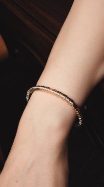 Parlak Mücevher Setleri: Altın, Elmas ve Gemstone