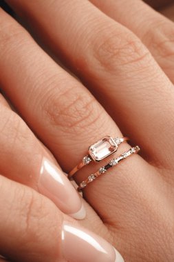 Zamansız Lüks Mücevherler: Elmaslar ve Altın Tasarımlar