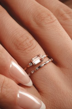 Zamansız Lüks Mücevherler: Elmaslar ve Altın Tasarımlar