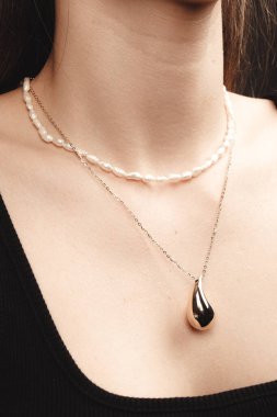 Zamansız Lüks Mücevherler: Elmaslar ve Altın Tasarımlar