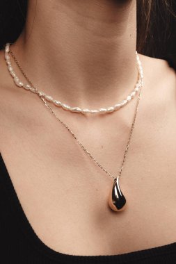 Zamansız Lüks Mücevherler: Elmaslar ve Altın Tasarımlar