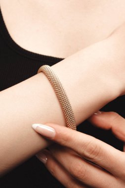 Zamansız Lüks Mücevherler: Elmaslar ve Altın Tasarımlar