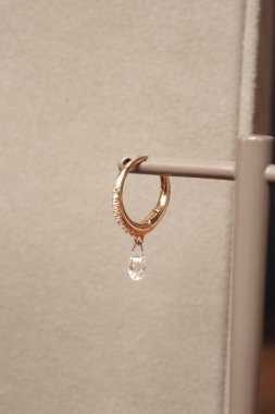 Zamansız Lüks Mücevherler: Elmaslar ve Altın Tasarımlar