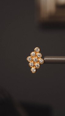 Lüks Aşıklar İçin Sersemletici Altın ve Elmas Mücevherler