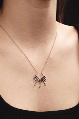 Lüks Aşıklar İçin Sersemletici Altın ve Elmas Mücevherler