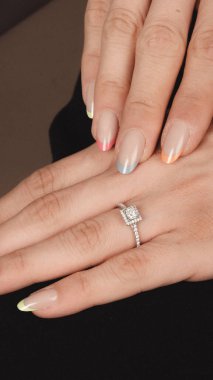 Her Tarz İçin Parlayan Elmas ve Altın Mücevher