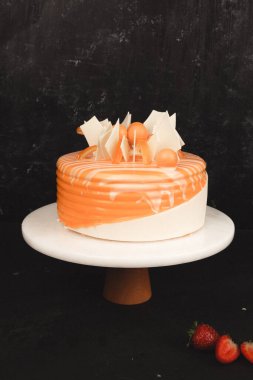 Mumlu Kutlama Pastası