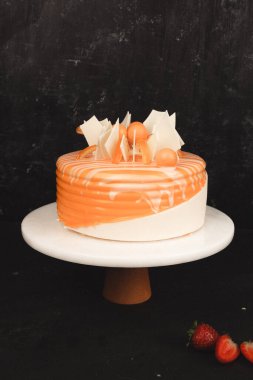 Mumlu Kutlama Pastası