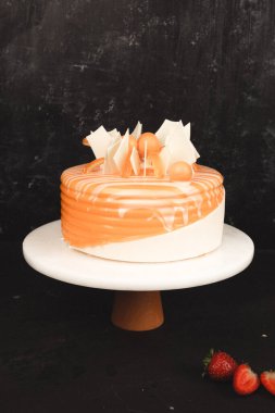 Mumlu Kutlama Pastası