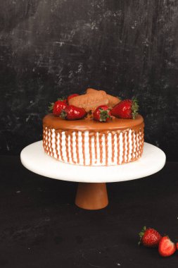 Mumlu Kutlama Pastası