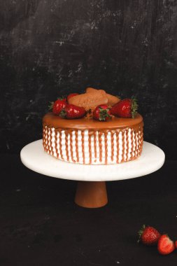 Mumlu Kutlama Pastası