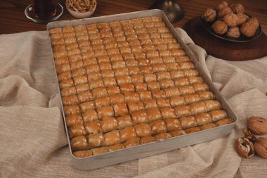 Baklava Piramidi Yaratıcı Tatlı Düzenlemesi