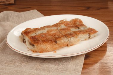 Flaky Katmanlı Geleneksel Türk Borek