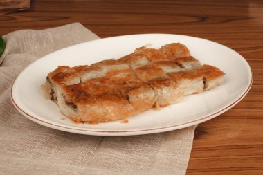Flaky Katmanlı Geleneksel Türk Borek