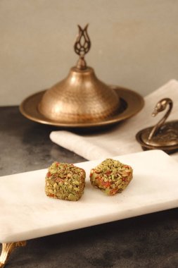 Gül aromalı Türk Lokumu Pistachio Dolgulu