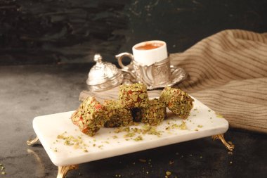 Gül aromalı Türk Lokumu Pistachio Dolgulu