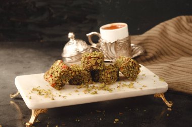 Gül aromalı Türk Lokumu Pistachio Dolgulu