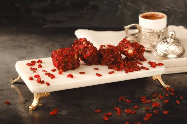 Gül aromalı Türk Lokumu Pistachio Dolgulu