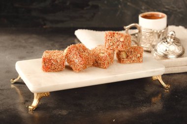 Gül aromalı Türk Lokumu Pistachio Dolgulu