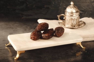 Bir Kase Tarihli Ramazan İftarı Hazırlama