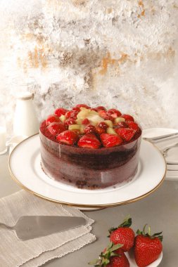 Doğal Işıkta Ev Yapımı Kremalı Kek