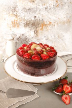 Doğal Işıkta Ev Yapımı Kremalı Kek