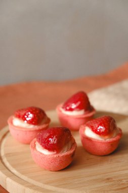 Karşı konulamaz çikolatalı ekler.