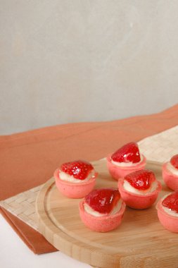 Karşı konulamaz çikolatalı ekler.