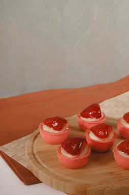 Karşı konulamaz çikolatalı ekler.