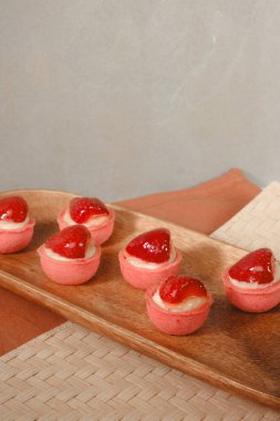 Karşı konulamaz çikolatalı ekler.