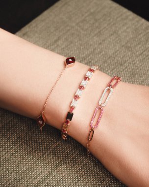 Şık ve Zarif Altın Elmas Mücevherler